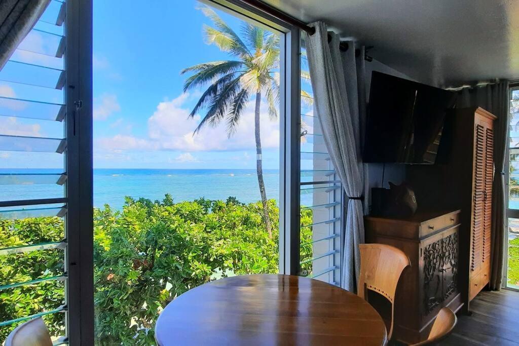 Breezy Beachfront Bali-Style Haven 180 Degree Oceanview Hau'ula Buitenkant foto
